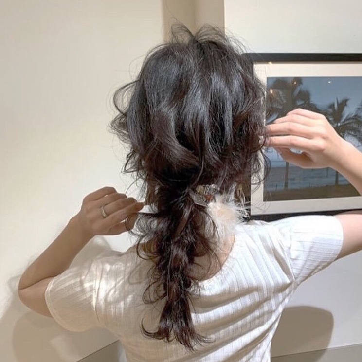 編みおろしアレンジモデル･･･🥀
髪の毛を可愛くしているだけで気持ちも上がります
自分の手でそれが作れたらもっと楽しいだろうなぁ、
この日は終電ギリギリまで美容師の方と一緒にサロンワークをした、作り手の思いを聞きながら、いい勉強になりました。