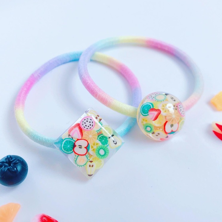フルーツゼリーのヘアゴム✧*。
お弁当箱のバンドに使ってもかわいいです。
使い道はいろいろ♡


オンラインショップ
https://rrrhandmade.thebase.in/

minnne
https://minne.com/@rrrhandmade